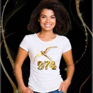 modele femme t shirt blanc col rond