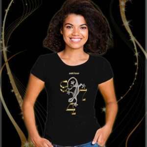 modele femme t shirt noir col rond